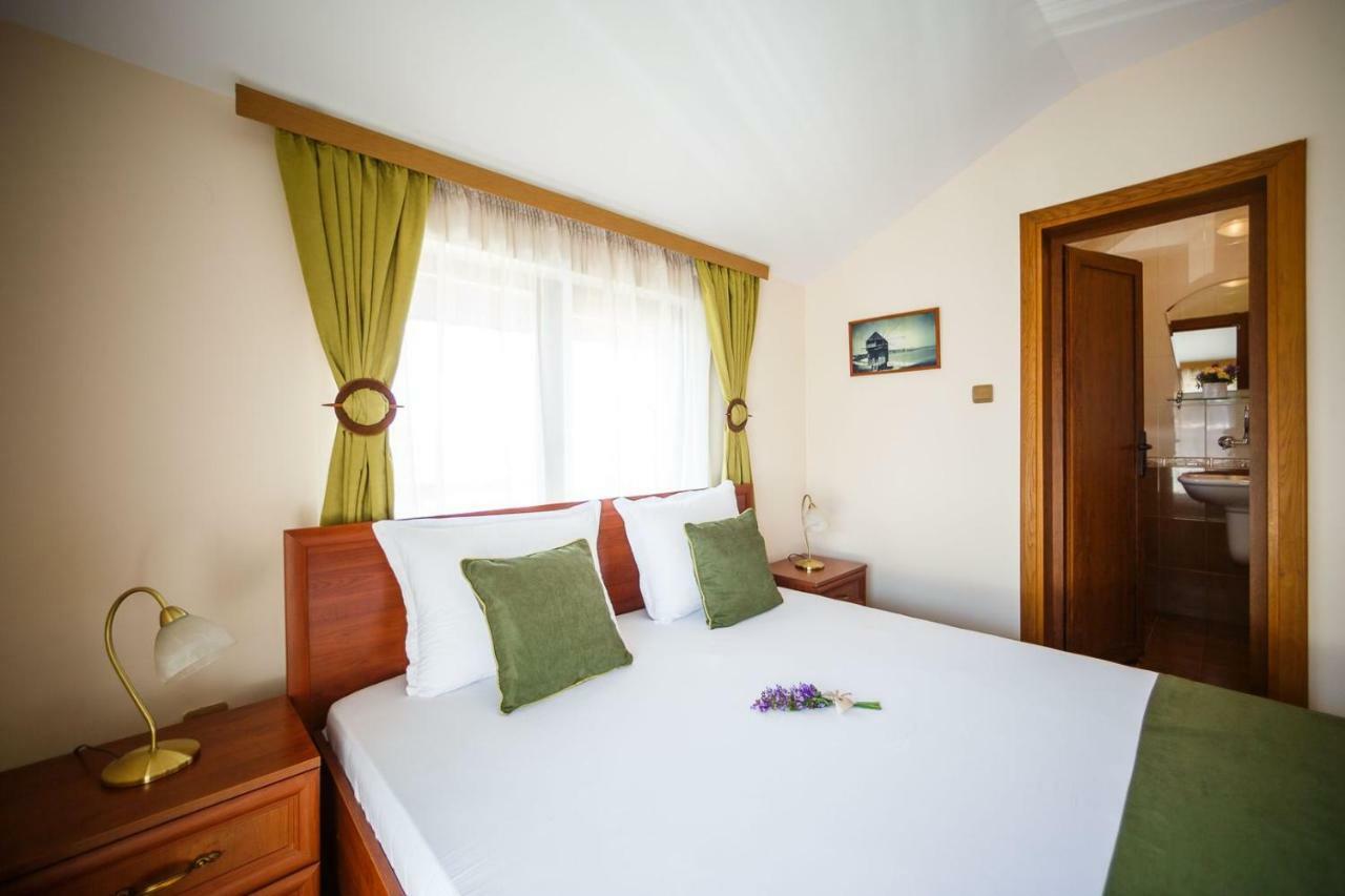 Hotel Albatros Old Town Sozopol Bagian luar foto